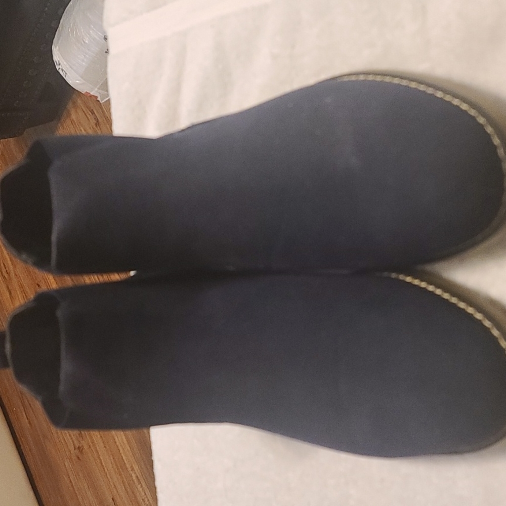Men Metro Charm Chelsea Boots